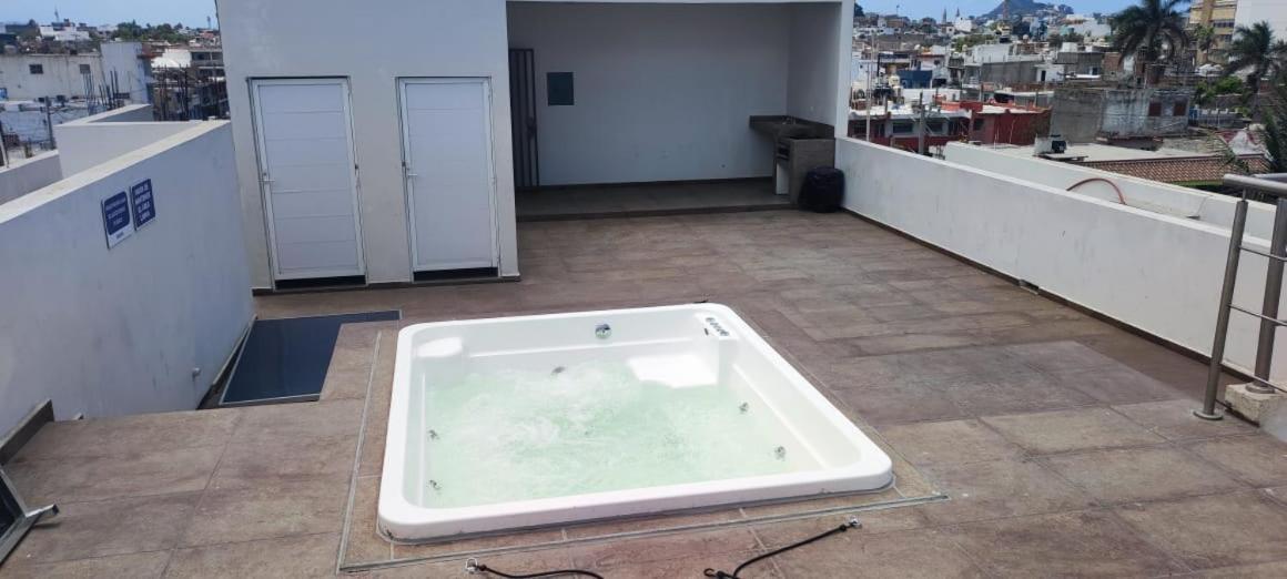 2Br-3Ba Condo Block From Beach W Rooftop Jacuzzi Mazatlán Buitenkant foto